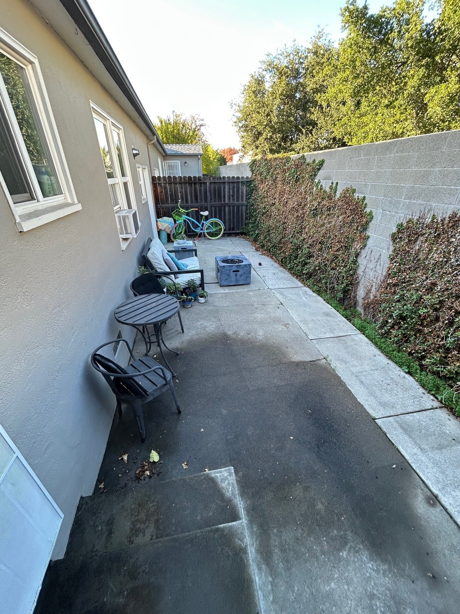 private patio - 1035 64th St