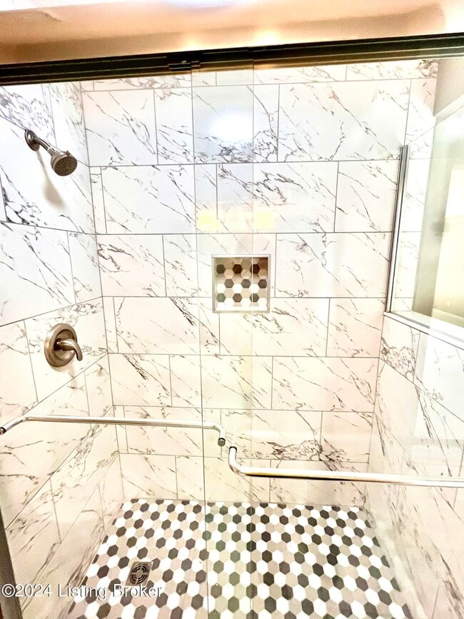 Building Photo - 4612 Deepwood Ct