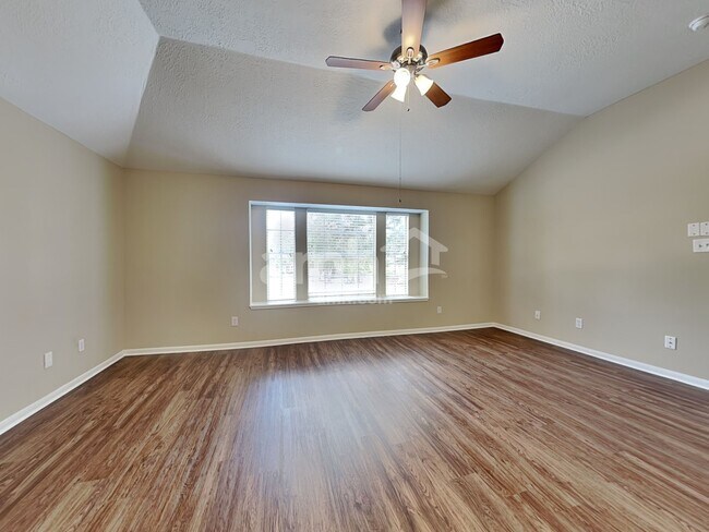 Building Photo - 3631 Windmoor Dr