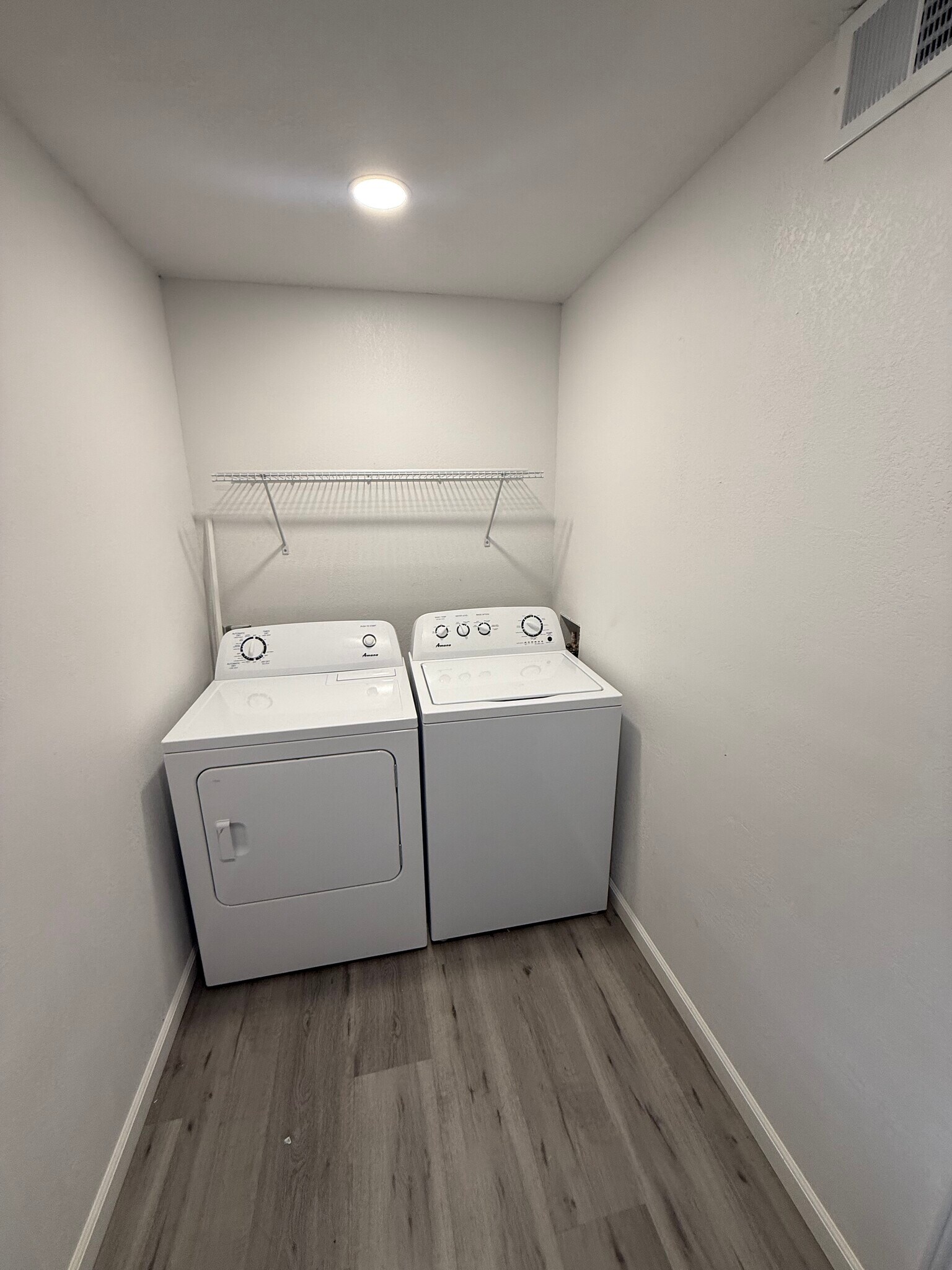 Building Photo - 1325 N 8th St