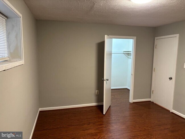 Building Photo - 10029 Fair Wds Dr