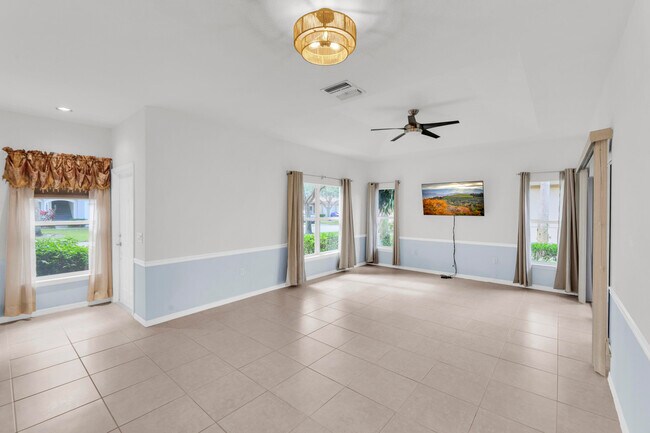 Building Photo - 1864 S Dovetail Dr