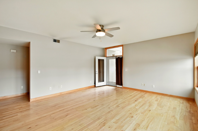Building Photo - 2905 N Newhall St