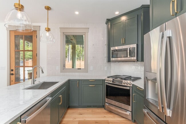 Building Photo - Stunning House w/ Amenities to Camp Lake J...