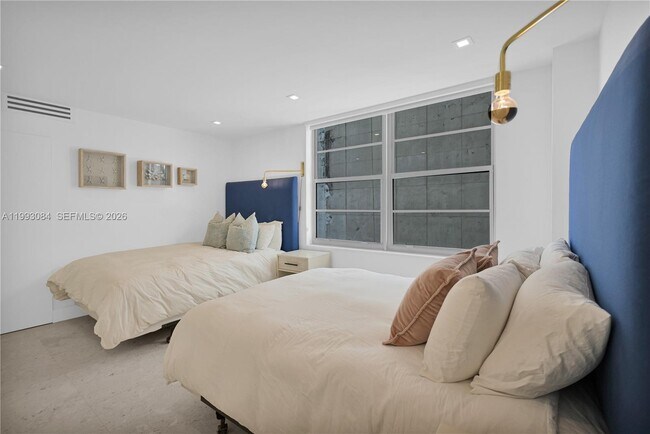 Building Photo - 5555 Collins Ave