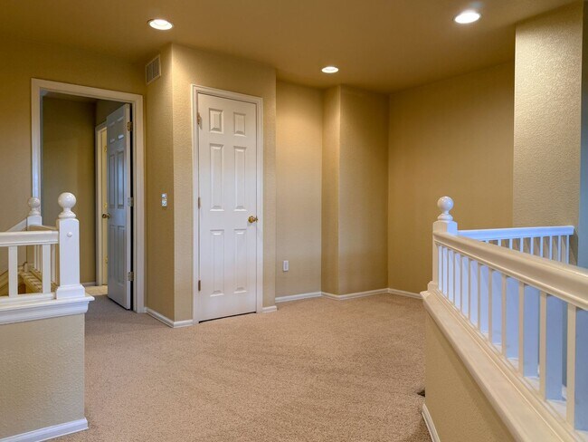 Building Photo - 12723 W Bowles Pl