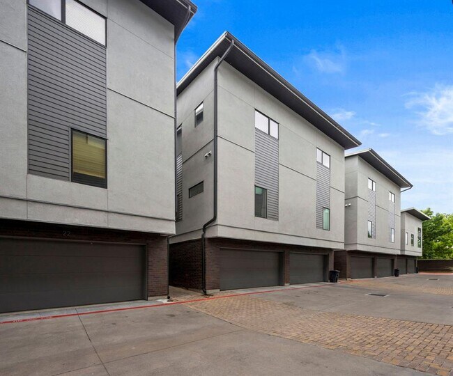 Building Photo - 1702 S Lamar Blvd