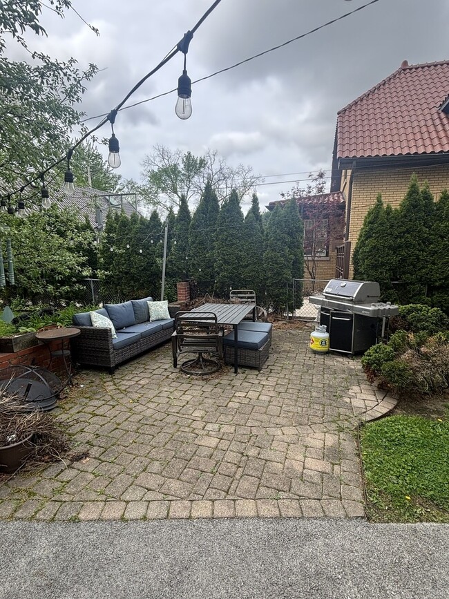 Building Photo - 290 Elm Park Ave