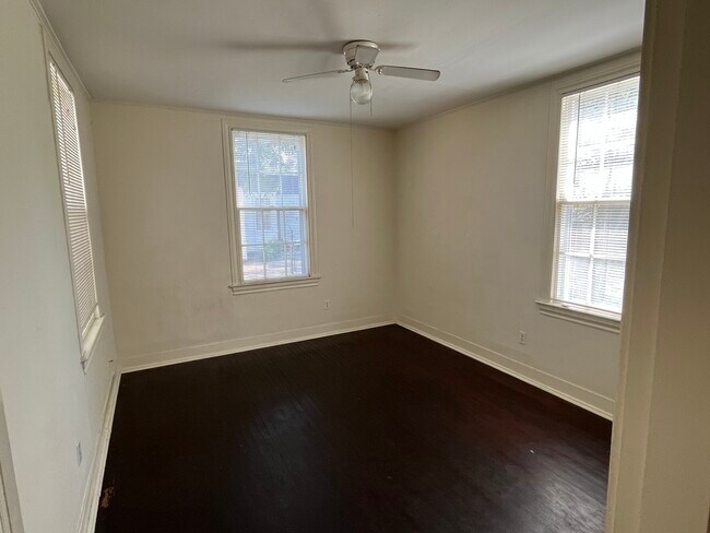 Building Photo - 1208 Pierson St