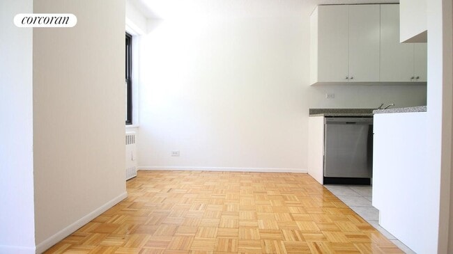 Building Photo - 621 Amsterdam Ave