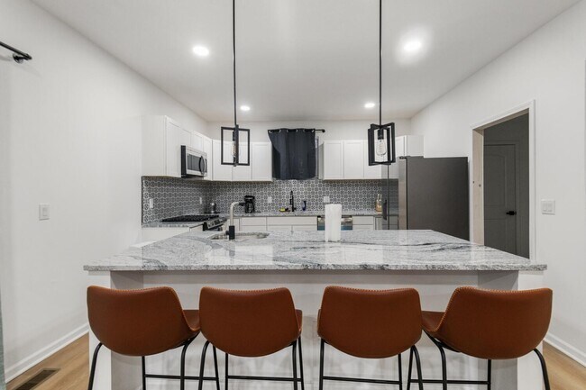 Building Photo - 150 N 22nd St