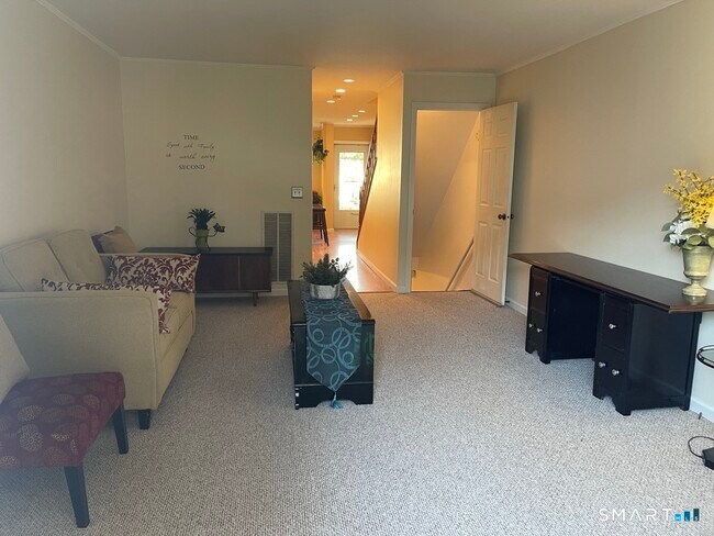 Building Photo - 448 Cypress Rd