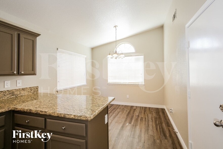Building Photo - 890 Prairie Grass Dr