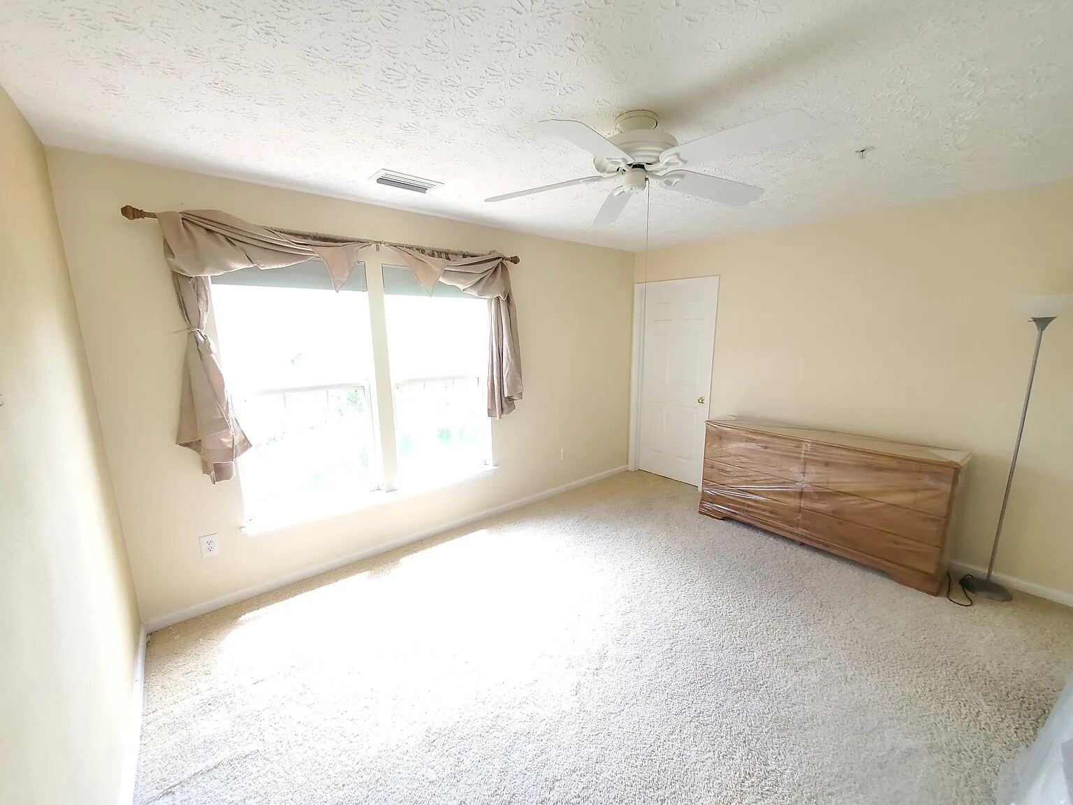 Building Photo - 121 Foxbay Ln