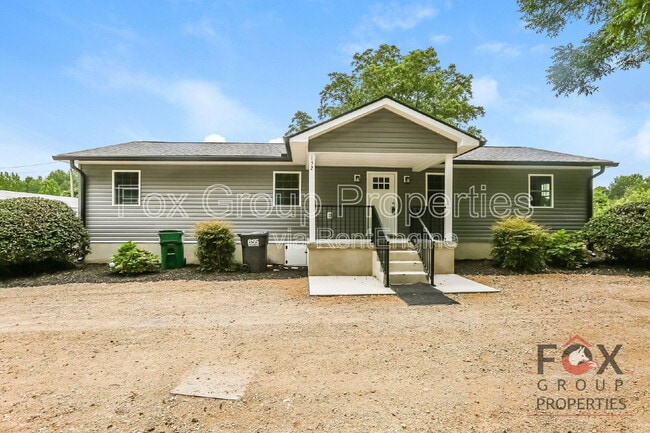 Building Photo - 152 Midway Lake Rd