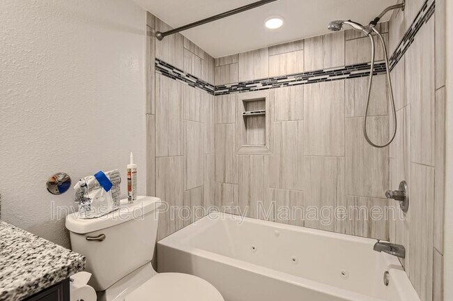 Building Photo - 7256 S Xenia Cir