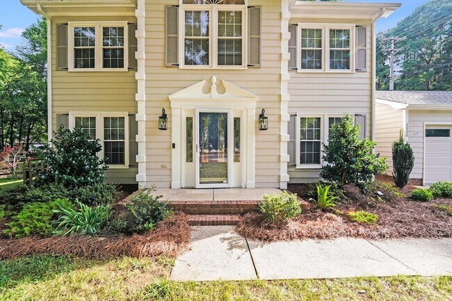 Building Photo - 2000 Mill House Ln
