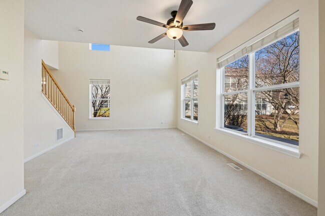 Building Photo - 2326 Sunshine Ln