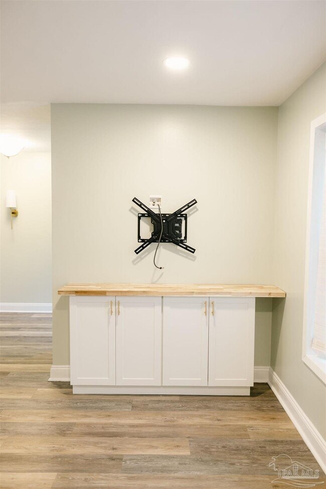 Building Photo - 5580 Homewood Rd