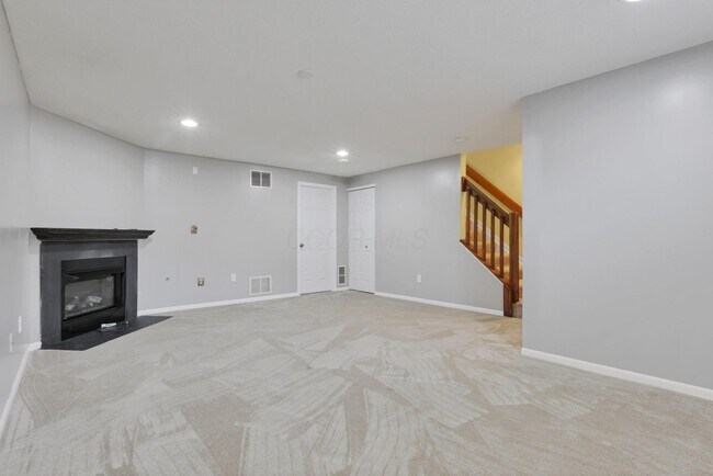 Building Photo - 243 Oxford Oak Dr