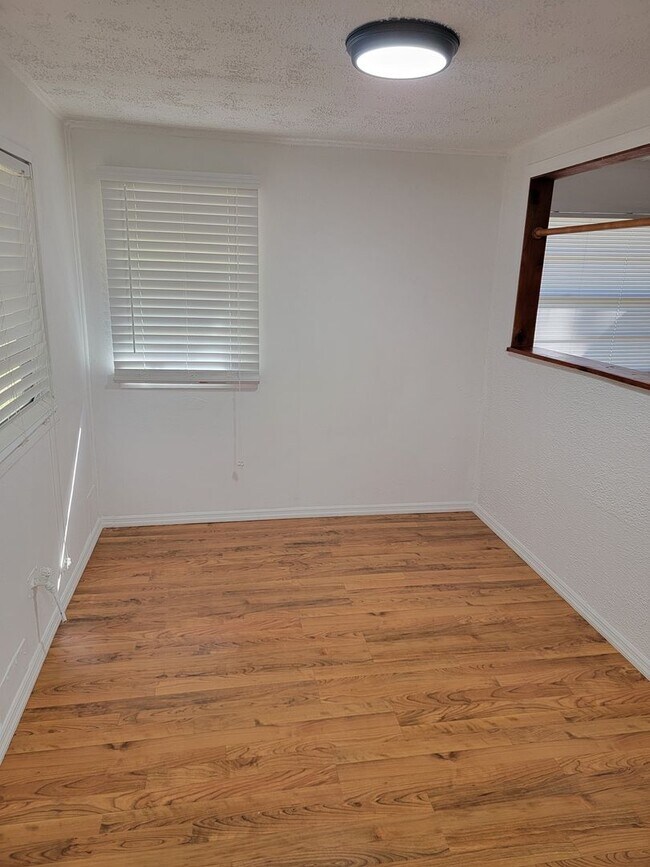 Building Photo - Peaceful 3/1 on over an Acre in Inverness!!!