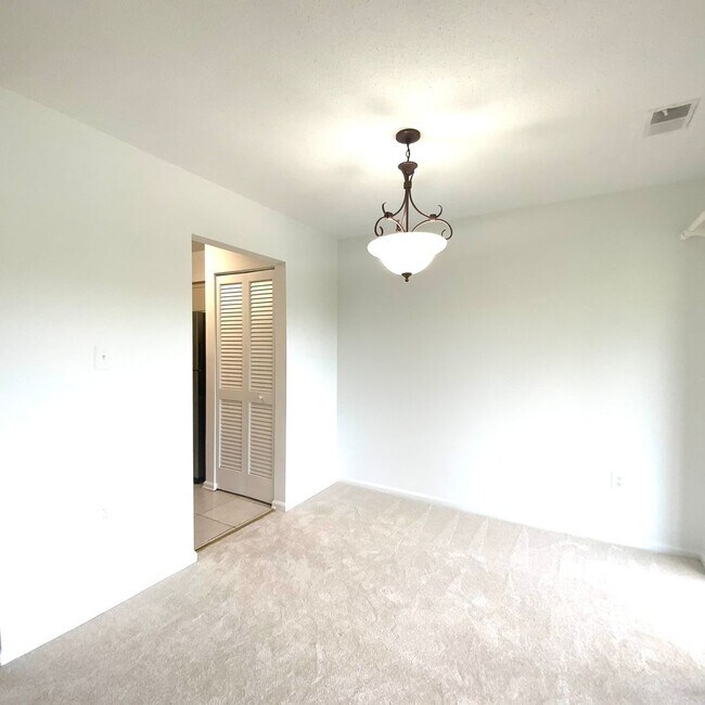 Building Photo - 7594 Lakeside Village Dr