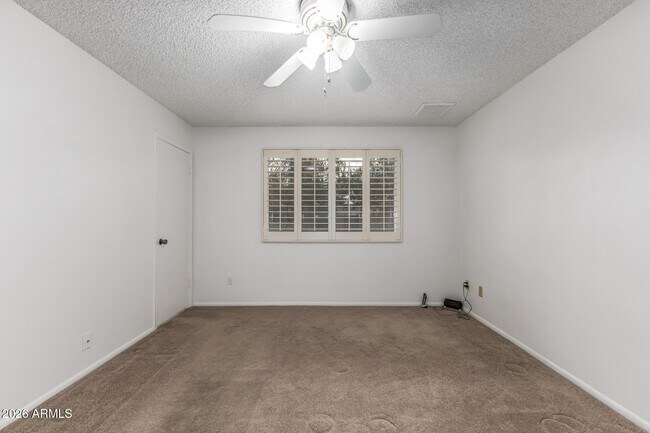 Building Photo - 3541 E Dahlia Dr