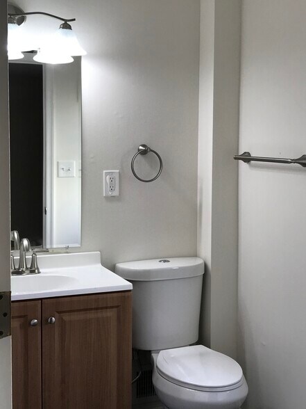 Building Photo - 510 S Juniper St