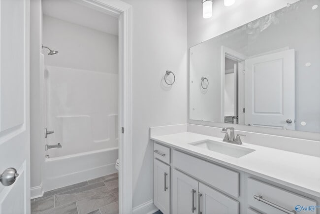 Building Photo - 121 Iberville St