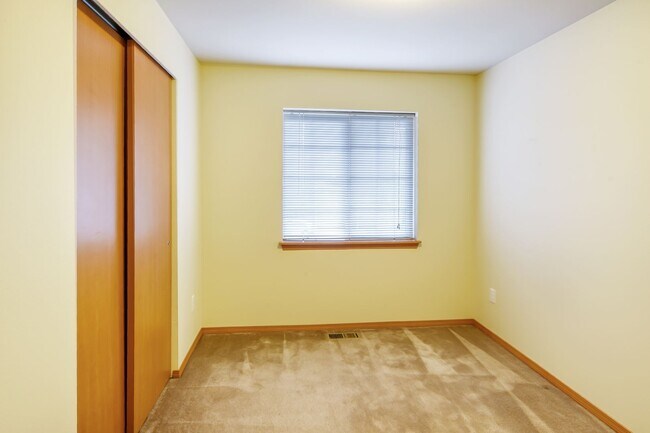 Building Photo - Beautiful Home Located in Coupeville!