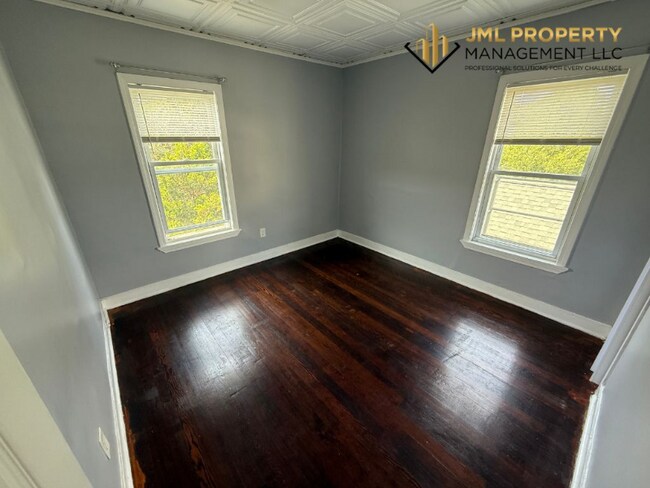Building Photo - 47 Bogle St