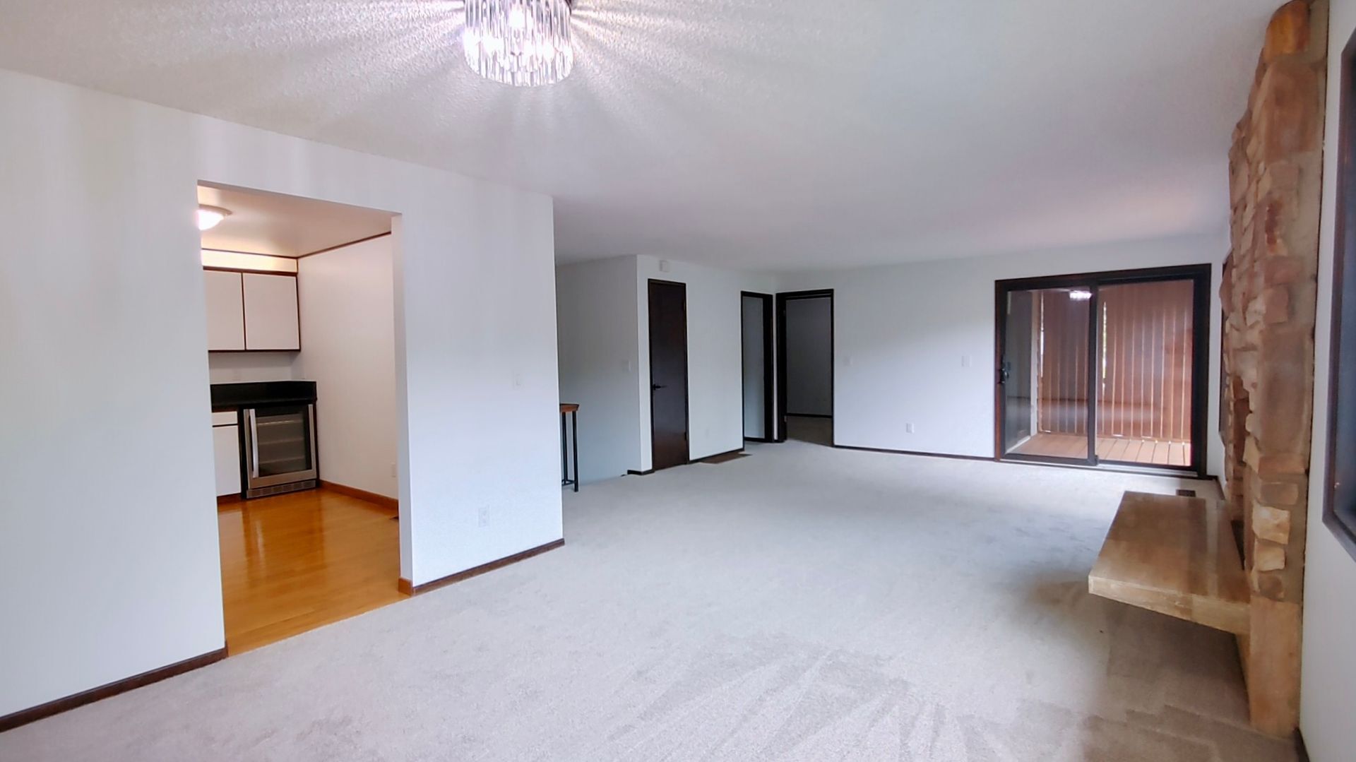Building Photo - 4470 Lakeview Blvd