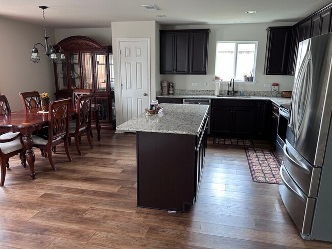 Building Photo - 1340 Waggoner Dr