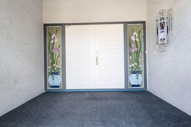 Building Photo - 6415 Lochmoor Dr