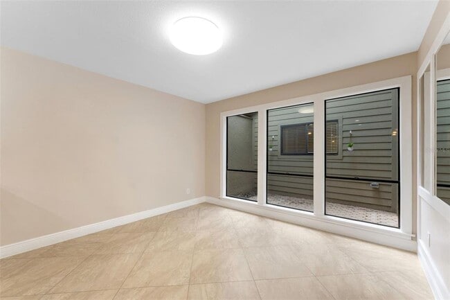 Building Photo - 13721 Lazy Oak Dr