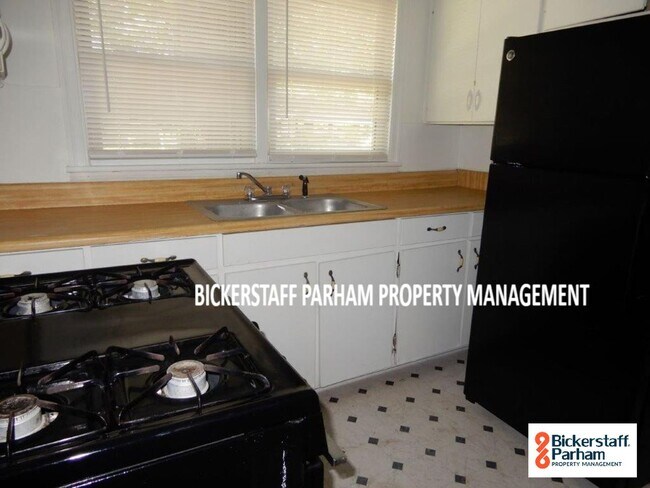 Building Photo - At Last, This Is What You’ve Been Searching For!!