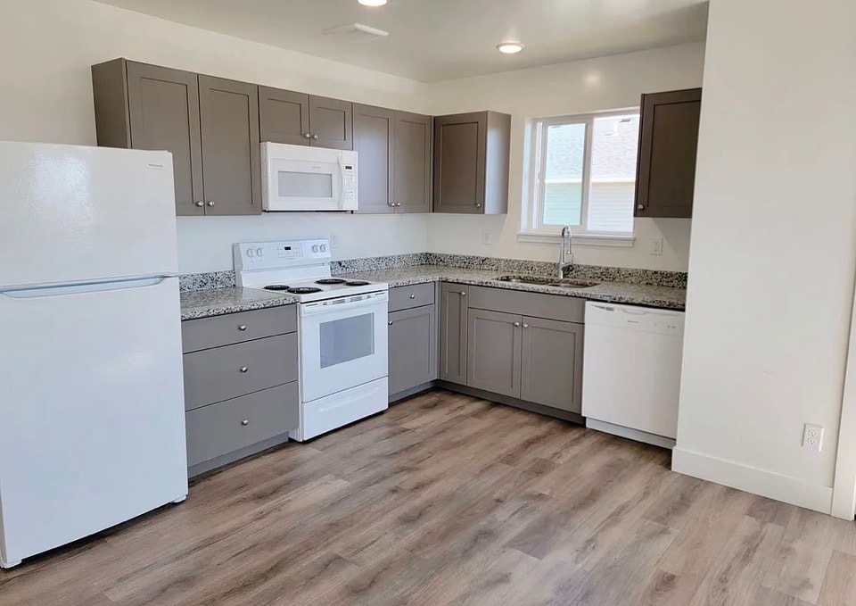 Building Photo - 5963 N Freedom Rd