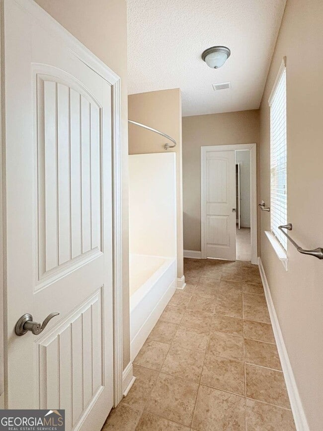 Building Photo - 130 Boatsman Way