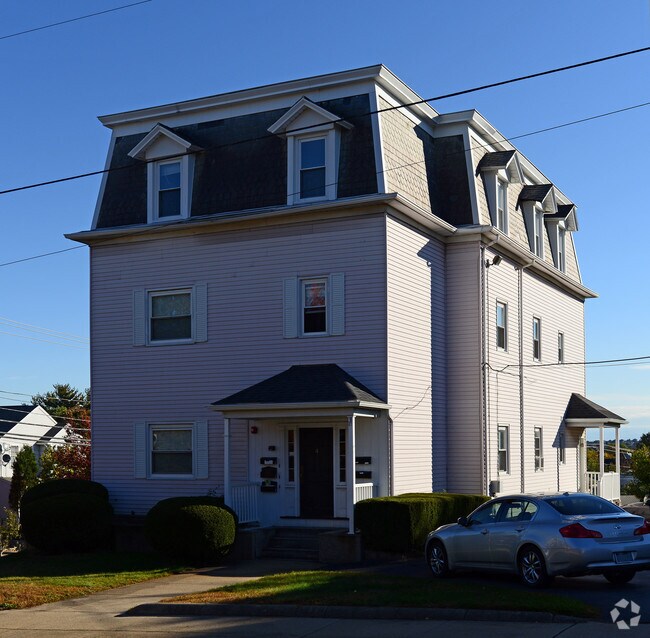 Primary Photo - 4 Claremont Ave