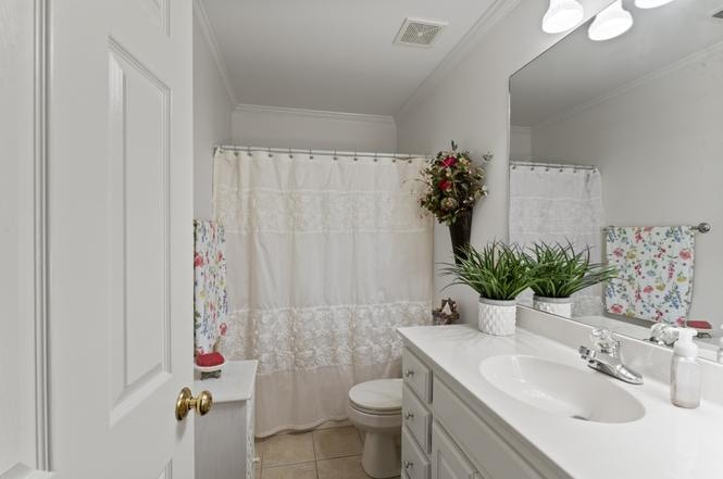 Building Photo - 2808 Stonehedge Dr