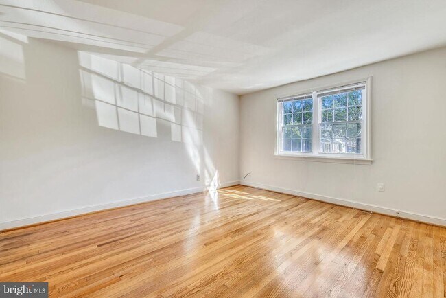 Building Photo - 7818 Tilbury St