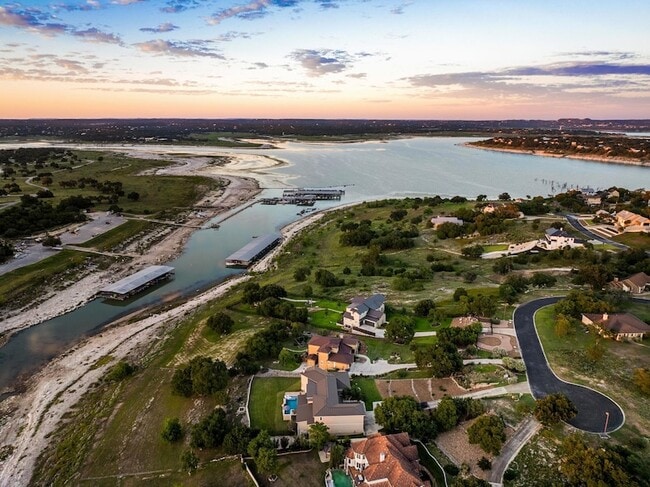 Building Photo - 1472 Kings Cove Dr