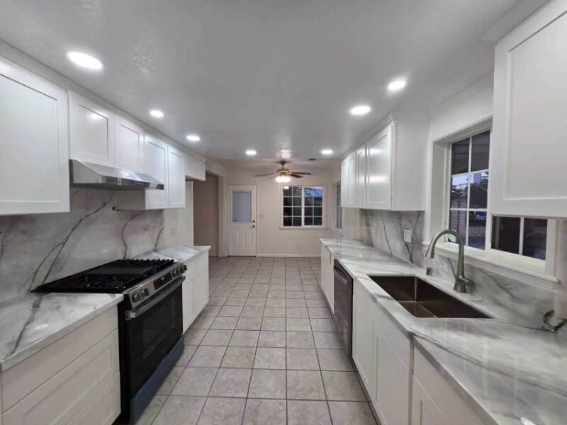 Building Photo - 4808 Ramona Pl