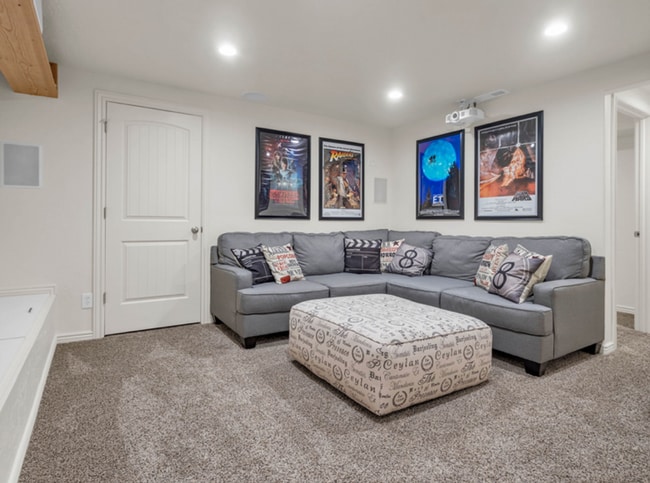 Building Photo - 4 Bed/2.5 Bathroom home in Woods Cross