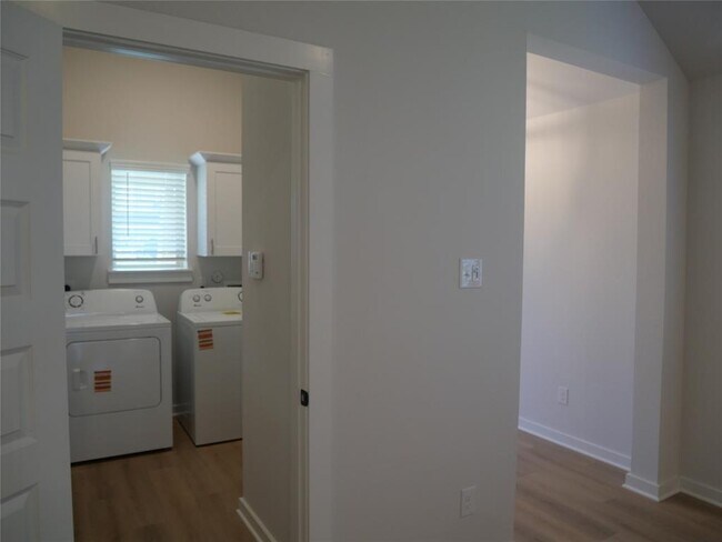 Building Photo - 6435 Downey Ln