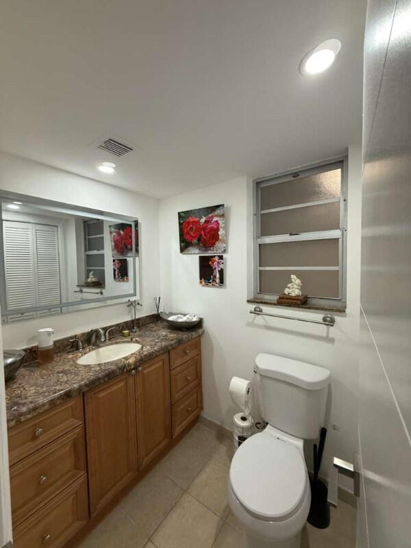 Building Photo - 2731 NE 14th Street Causeway