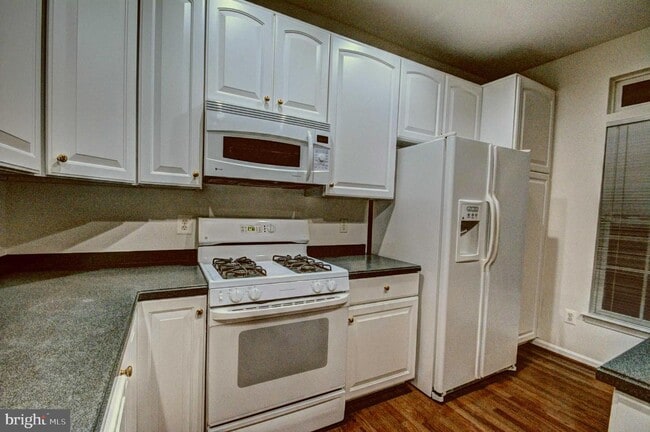Building Photo - 3627 Madison Ln