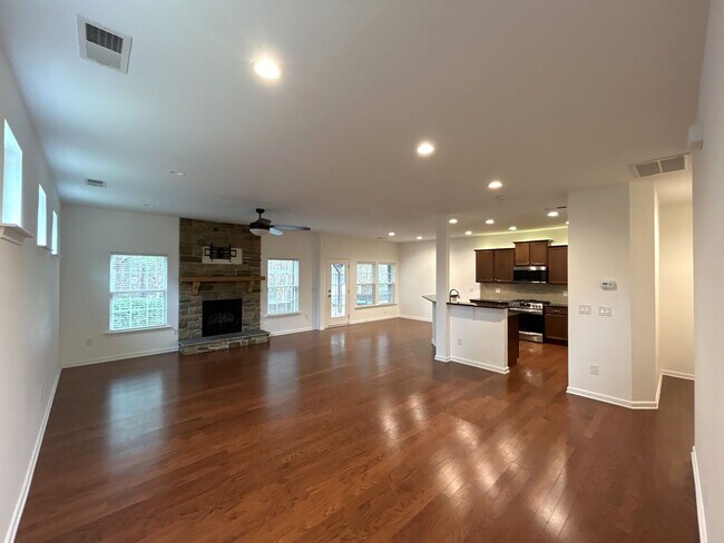 Building Photo - T.R. Lawing Realty Property