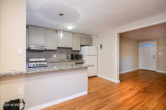 Building Photo - 66 Manor Dr