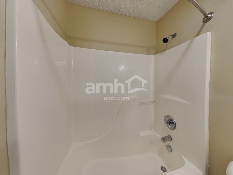 Building Photo - 9013 Scoter Ct